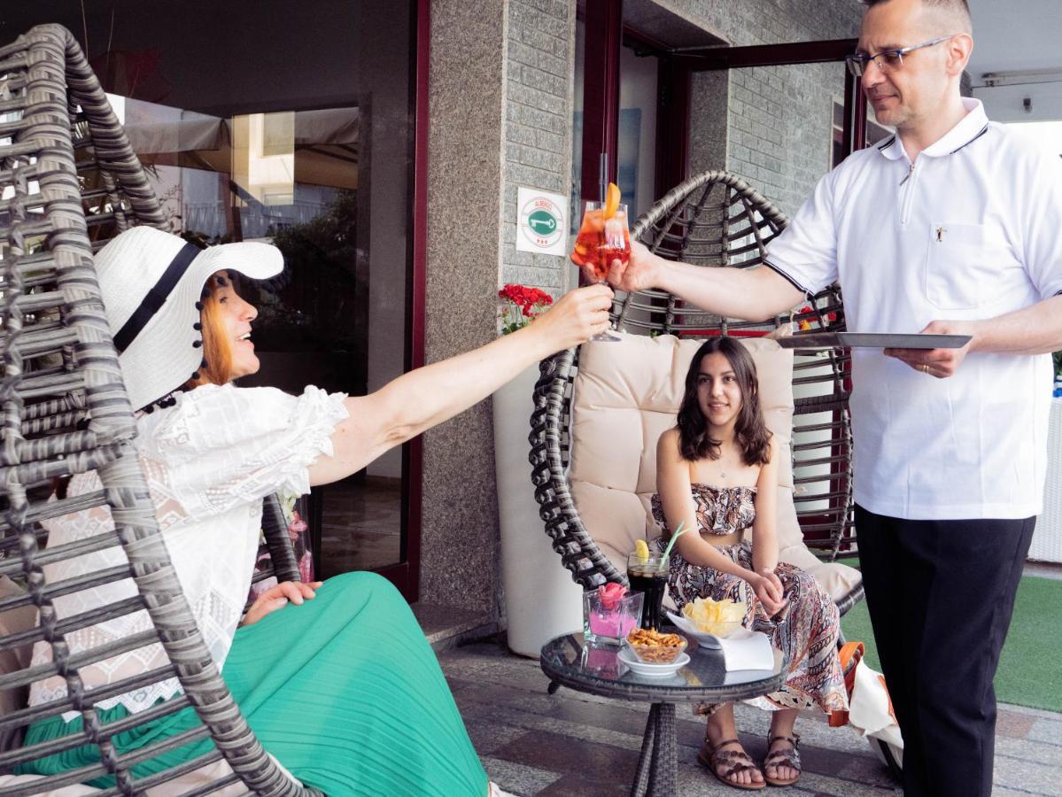 Hotel Capinera Rimini Luaran gambar